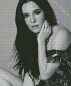 Black And White Martha Higareda Diamond Painting